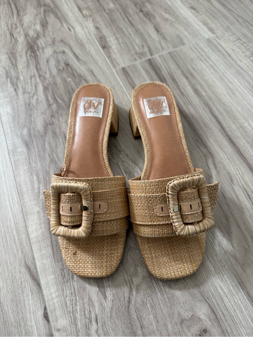 Dolce Vita Woven Raffia Buckle Block Heel Slide
Sandals - Women's Size 8